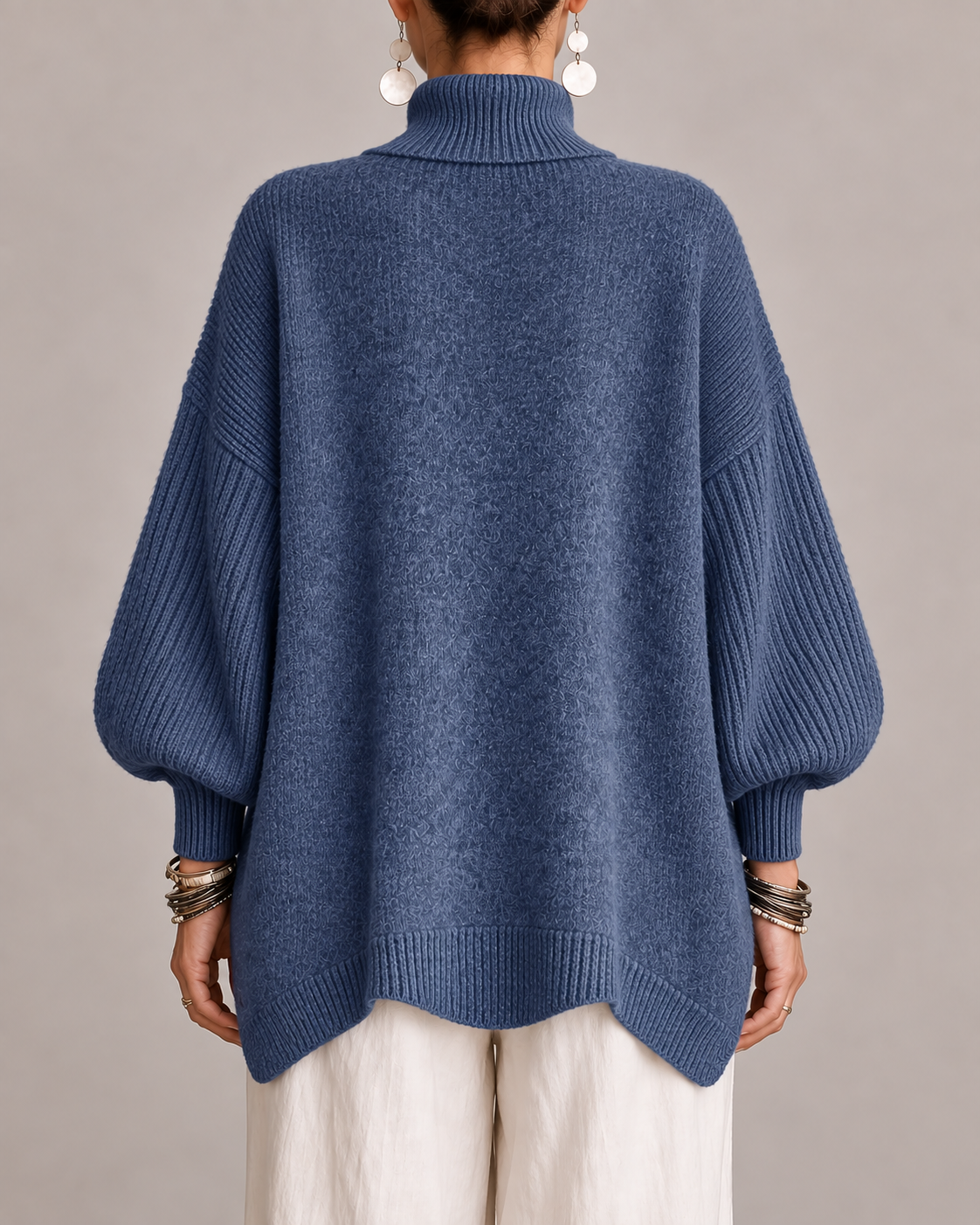 Annette | Pull Ample à Col Roulé et Ourlet Asymétrique