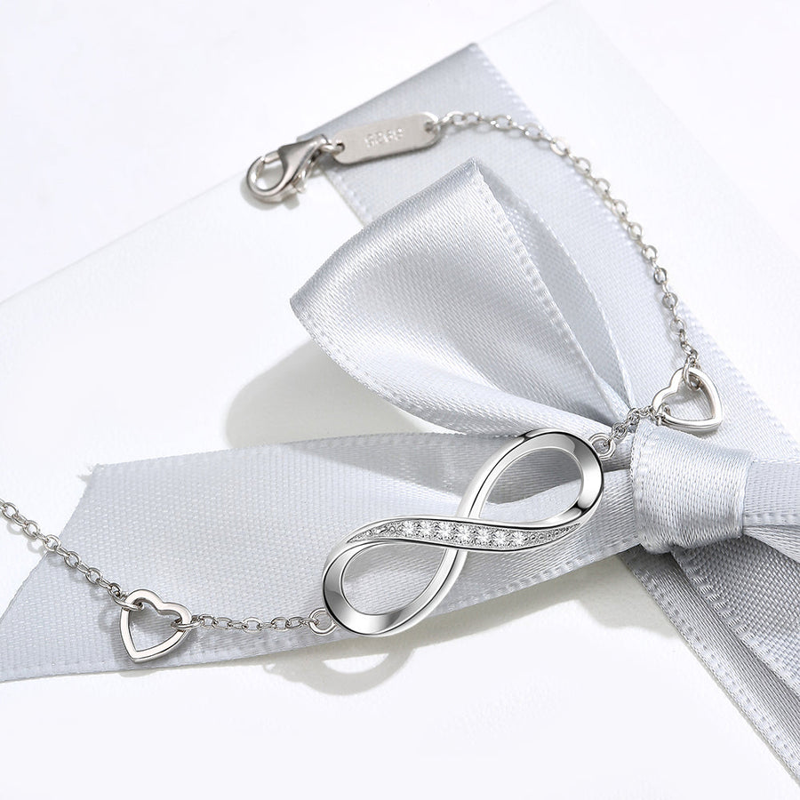 Éternelle | Bracelet Infini Serti de Cristaux et Cœurs Délicats