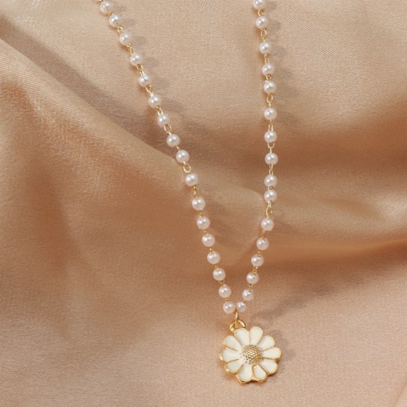 Collier Pendentif Marguerite avec Perle