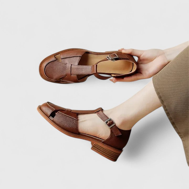 Odile | Chaussures ajourées à bride en T et talon effet bois