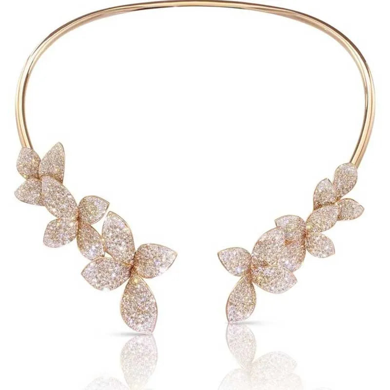 Collier Élégant Fleur en Cristal