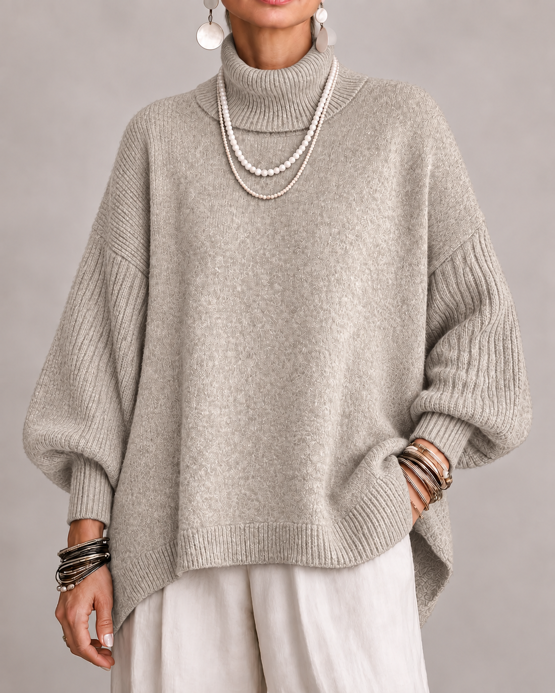 Annette | Pull Ample à Col Roulé et Ourlet Asymétrique